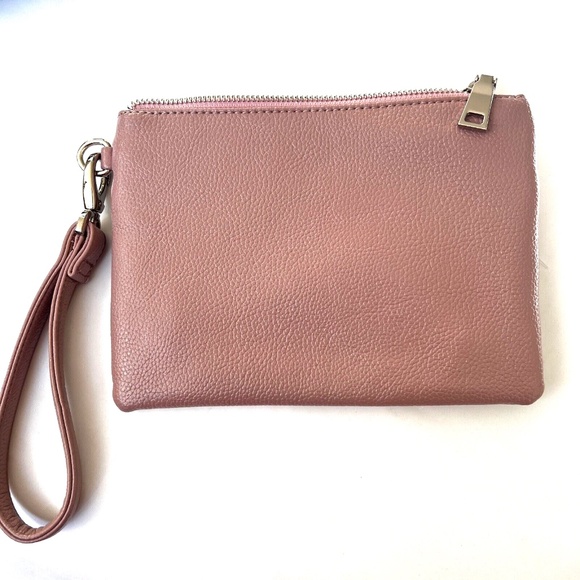 Nella Bella Wristlet Purse Vegan Leather Hand Strap Dusty Rose Pink 3 Pockets - Picture 2 of 3